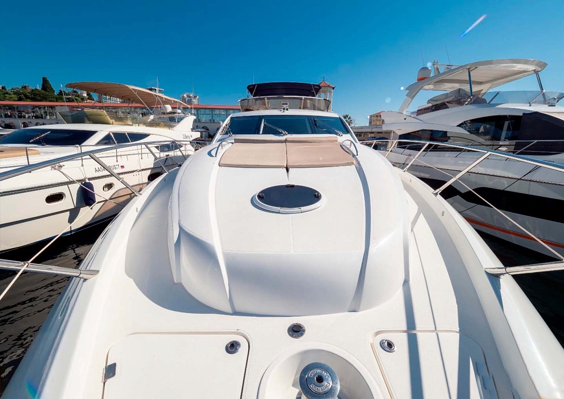 Аренда моторной яхты Sunseeker 66 Manhattan в Сочи